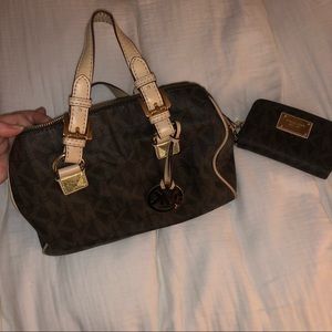 Michael Kors Grayson Small Bag Brown w/ matching wallet